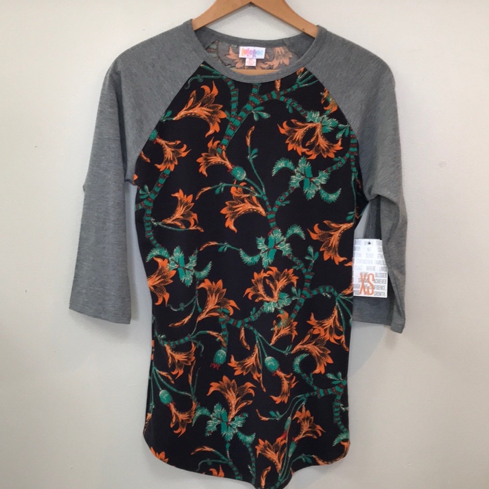 LulaRoe Randy T-shirt NWT extra small